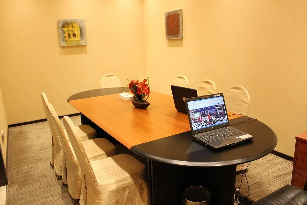 Royal Ascot Hotel Apartment - Kirklees 2 Dubai United Arab Emirates