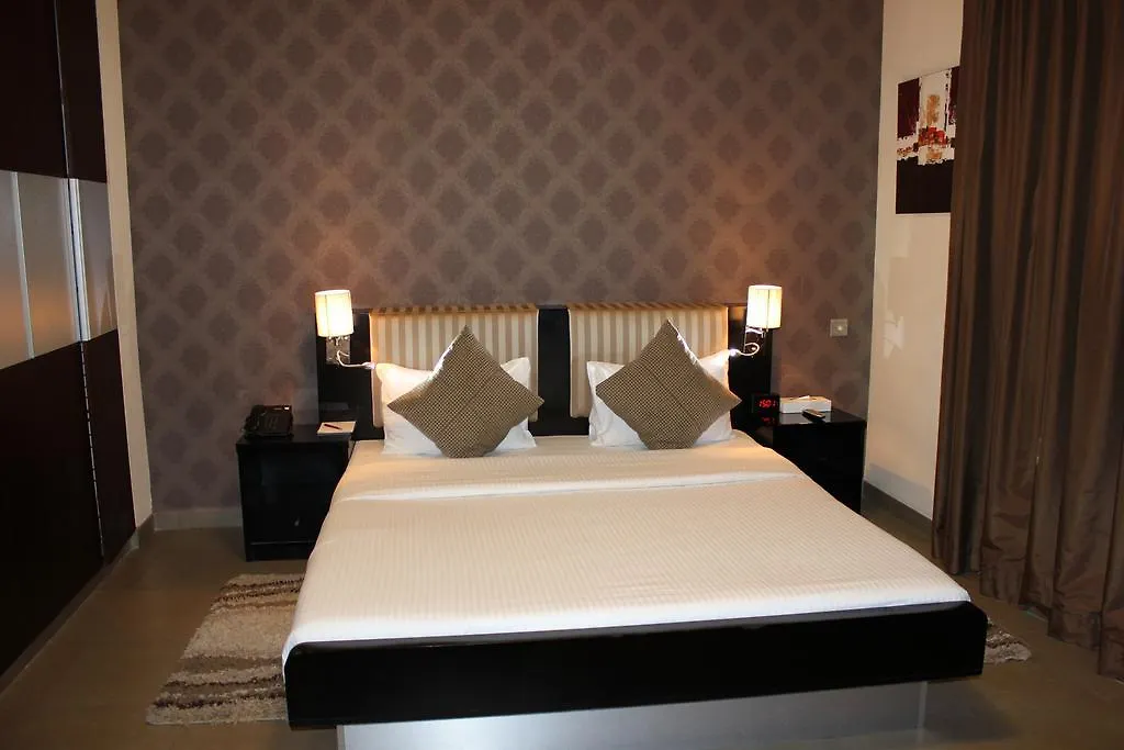 Royal Ascot Hotel Apartment - Kirklees 2 Dubai 4*,