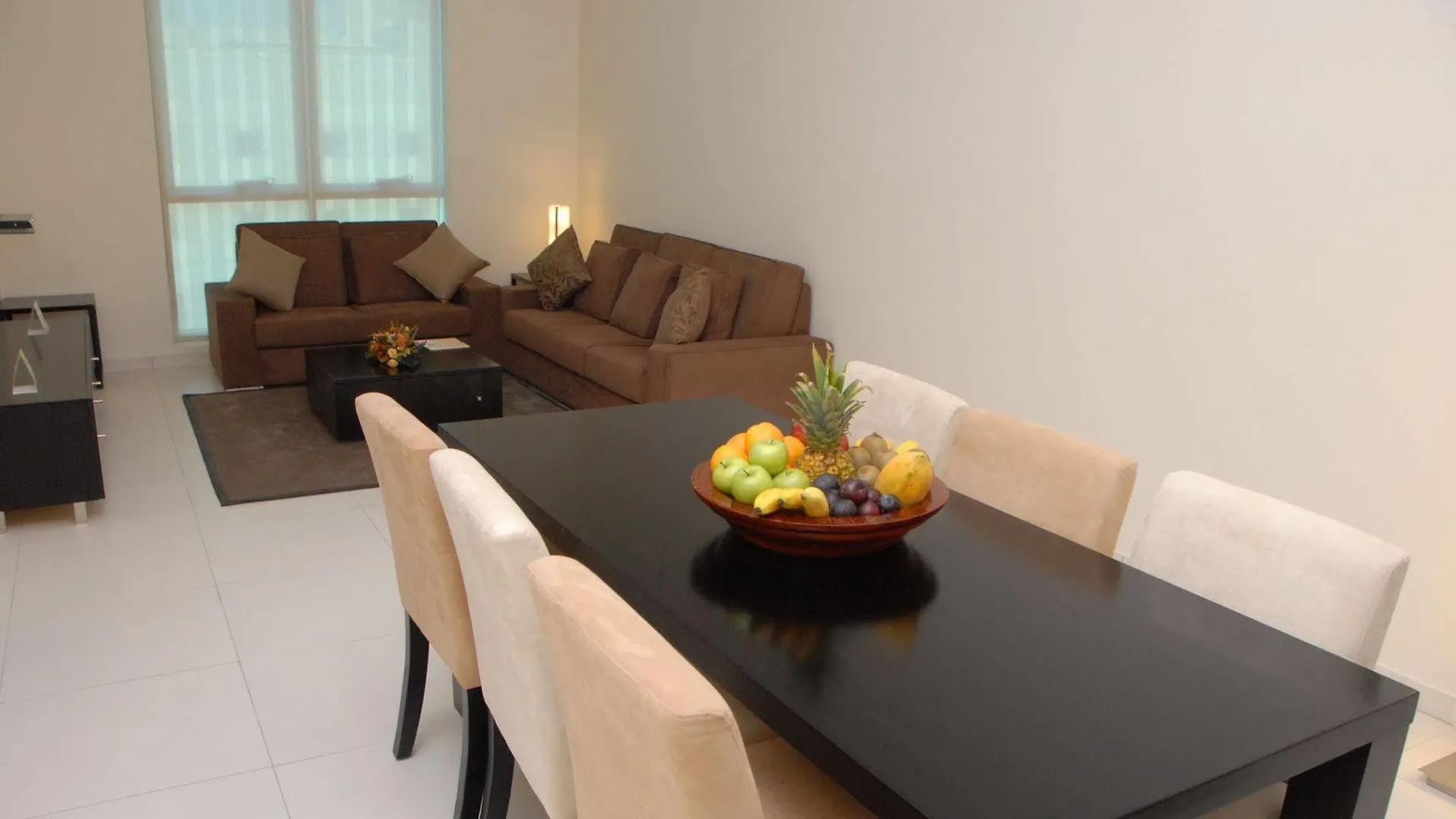 Royal Ascot Hotel Apartment - Kirklees 2 Dubai United Arab Emirates