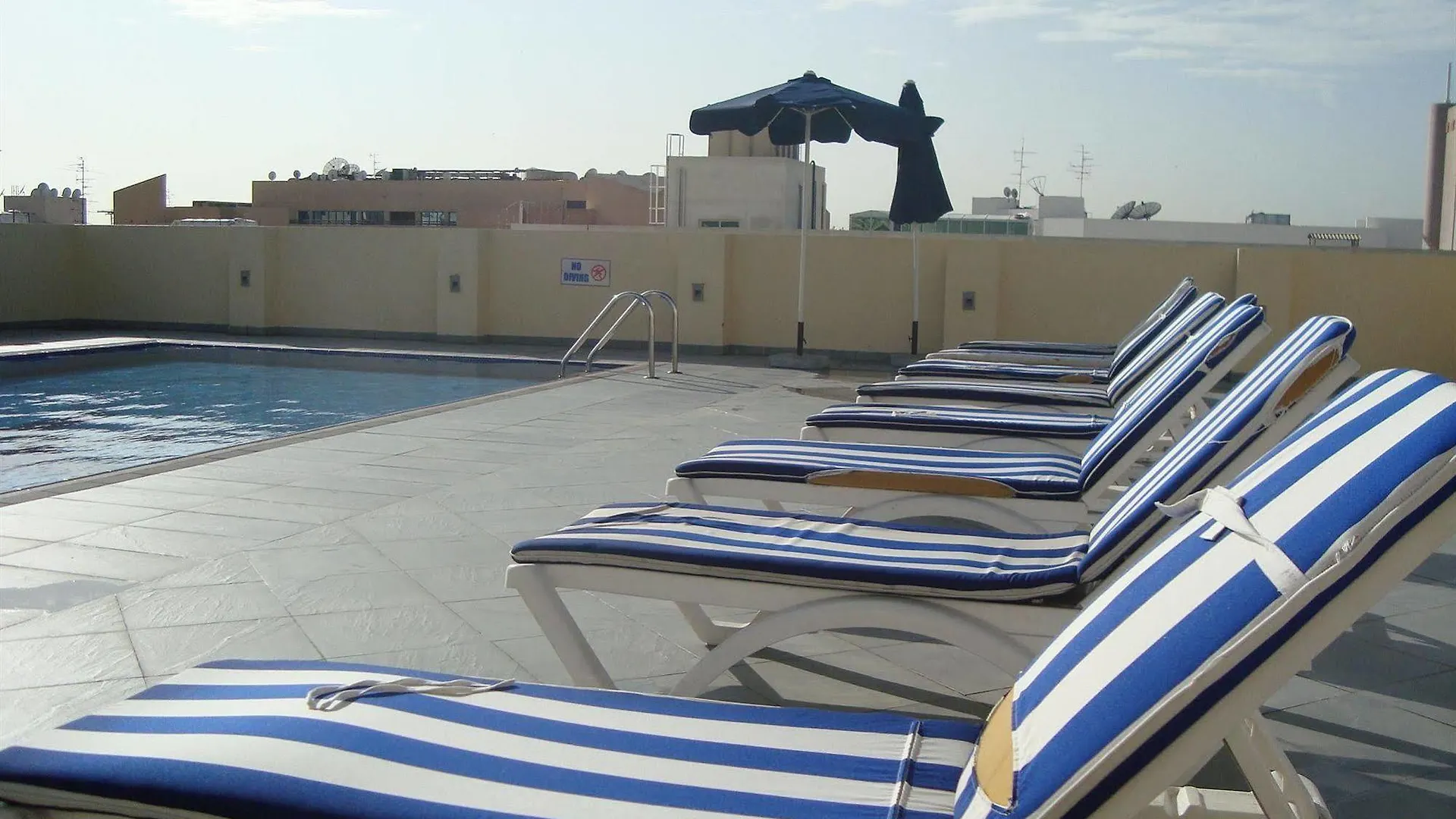 Royal Ascot Hotel Apartment - Kirklees 2 Dubai Aparthotel